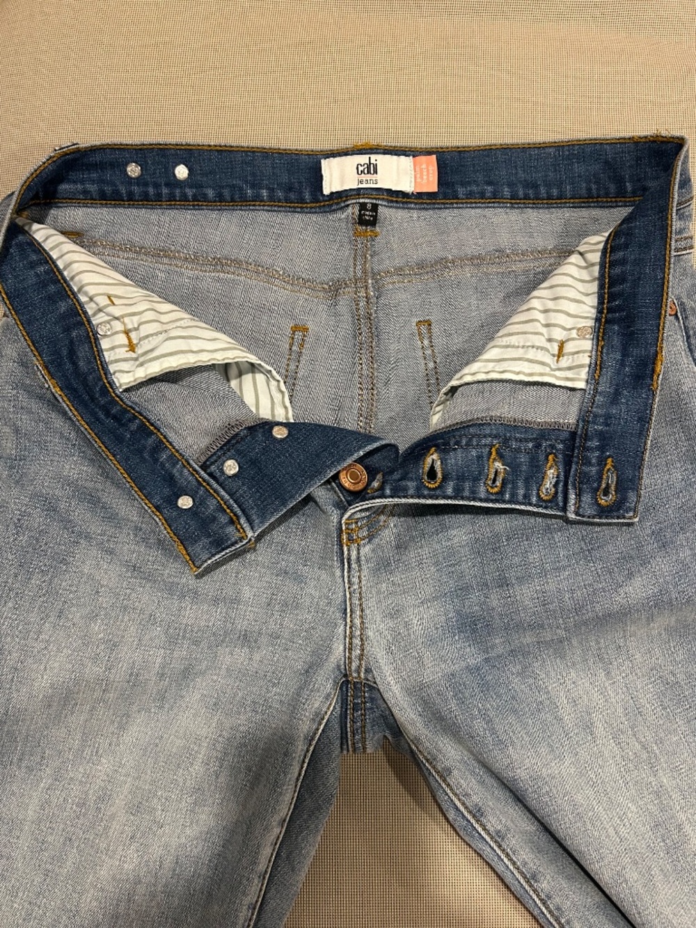 Cabi Palm Beach Crop in Denim Size 8 - Picture 8 of 16